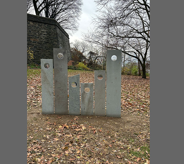 <em>Everyone</em>, Blue stone and mirrors, 2023